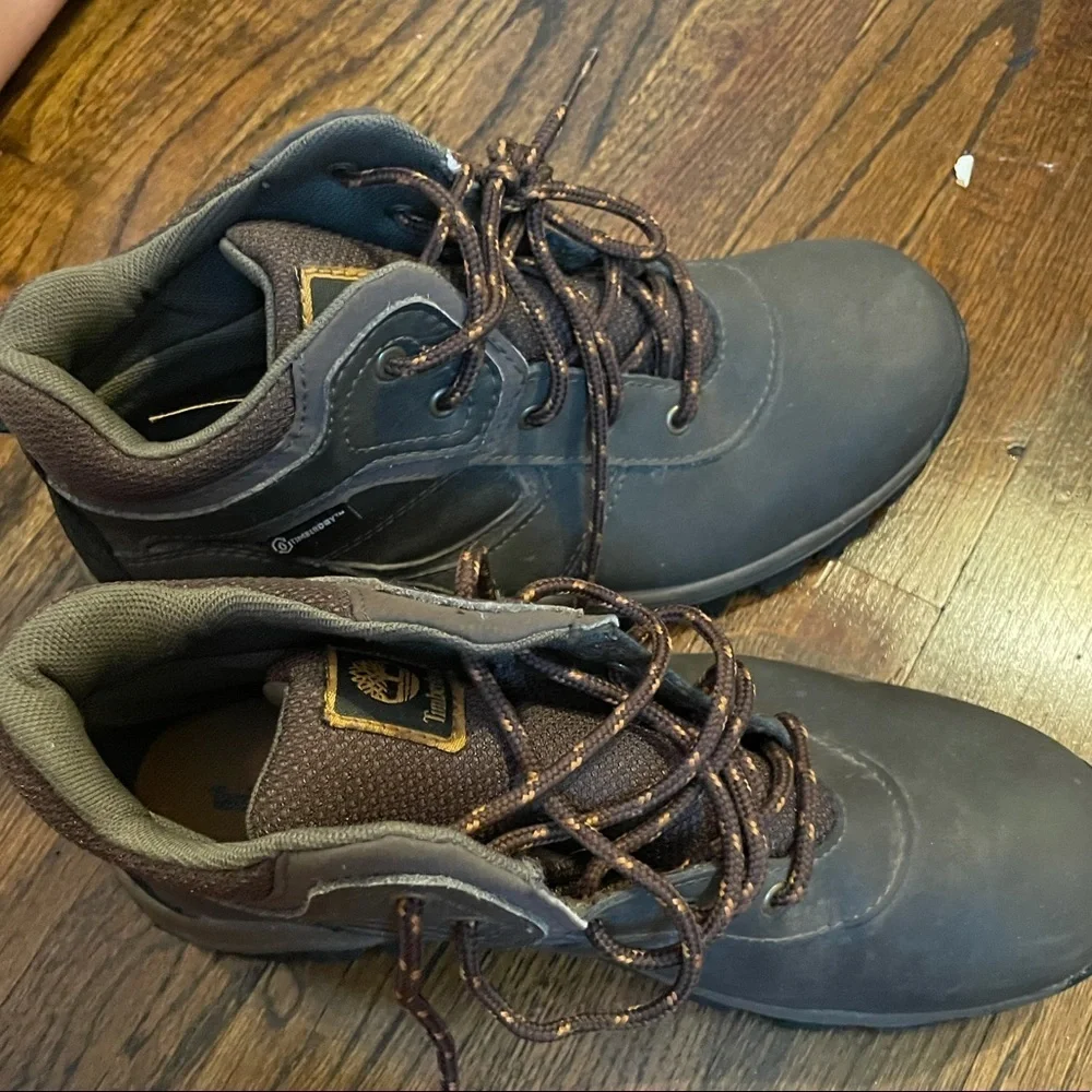 Timberland waterproof hiking boots boys size 5